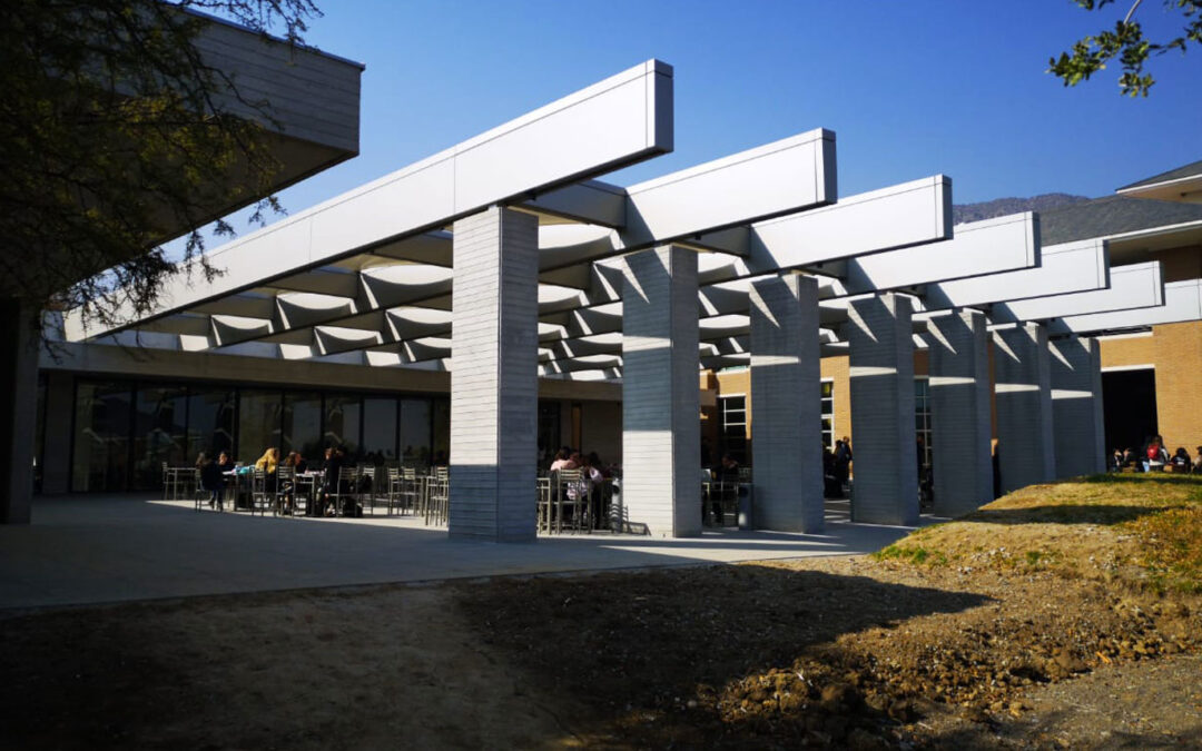 Facultad de Ingeniería y Biblioteca U.ANDES
